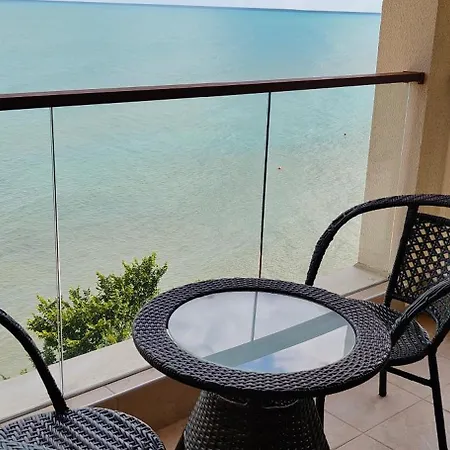 شقة Beachfront A13