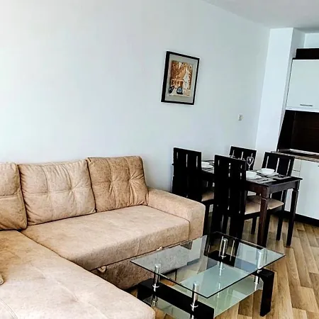 Beachfront A13 Апартамент *