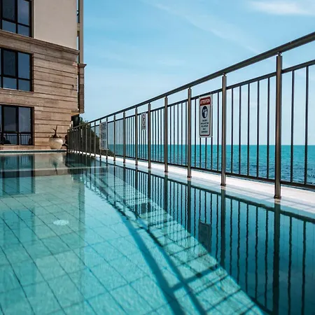 Апартамент Beachfront A13